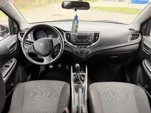 Suzuki Baleno Bild 8