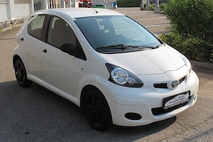 Toyota Aygo 1,0 VVT-i Young Vorgeführt 08 2026 Bild 3