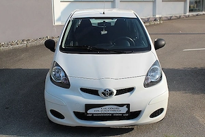 Toyota Aygo 1,0 VVT-i Young Vorgeführt 08 2026 Bild 2