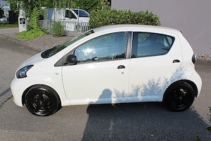 Toyota Aygo 1,0 VVT-i Young Vorgeführt 08 2026 Bild 10