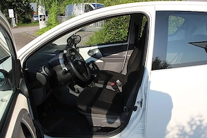 Toyota Aygo 1,0 VVT-i Young Vorgeführt 08 2026 Bild 9