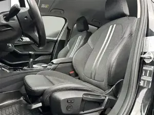 BMW 118d Sport Line // Anhängerkupplung // LED // Tempomat Bild 10