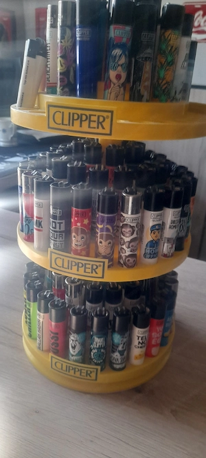 Unbenutzte Clipper Feuerzeuge mit Ständer  Bild 4