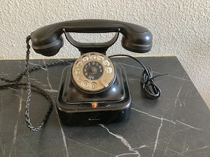 Altes Telefon schwarz