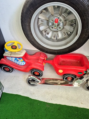 Boby Car mit Anhänger