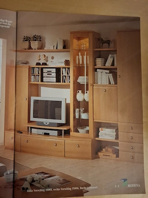 Wohnzimmerschrank