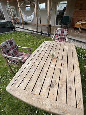 Holztisch Garten Bild 5