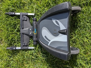 Fillikid Buggyboard mit Sitz. Zum Befestigen am Kinderwagen. 