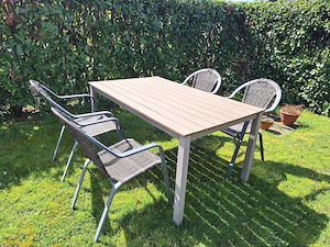 Verkaufe Gartentisch und 4 Stühle Bild 2