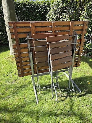 Verkaufe Biergarnitur reparaturbedürftig (Gartentisch, Gartenstühle) Bild 2
