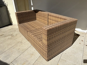 Rattan Sitzgruppe (2 Sitze und eine Ablage) Abholort 6800 Bild 2