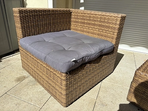 Rattan Sitzgruppe (2 Sitze und eine Ablage) Abholort 6800 Bild 5