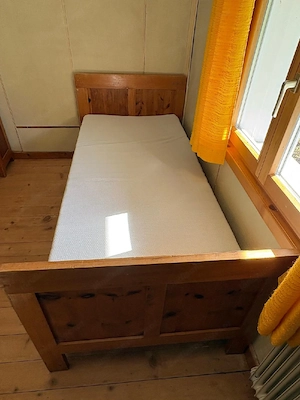 Holzbett schön & alt Bild 3