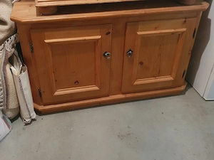 Comode aus Holz  Bild 2