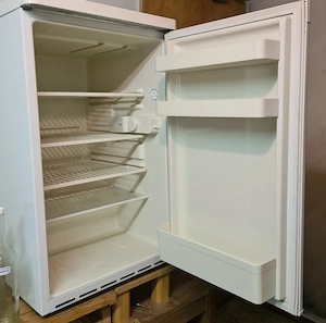 Kühlschrank zu verschenken Bild 2