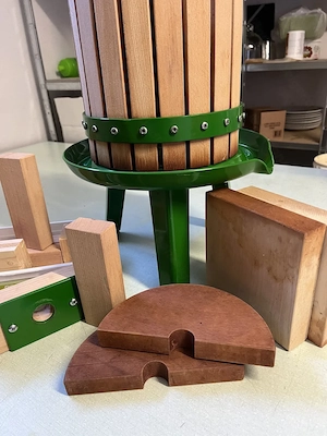 Obstpresse günstig abzugeben Bild 2