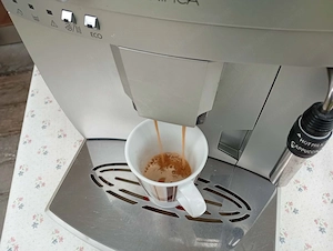 Kaffeemaschine DeLonghi MAGNIFICA Bild 2