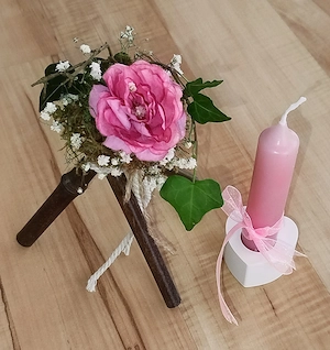 Tischdeko mit Kerzenhalter und Kerze neu