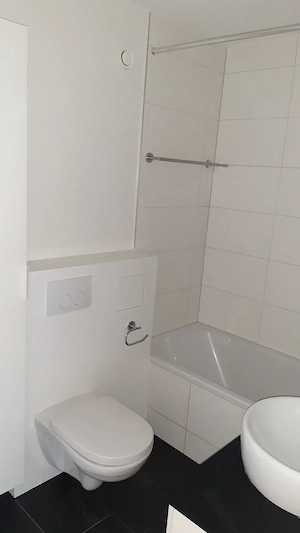 Renovierte 2,5-Zimmer Wohnung mit Sitzplatz im Zentrum von Tosters Bild 6