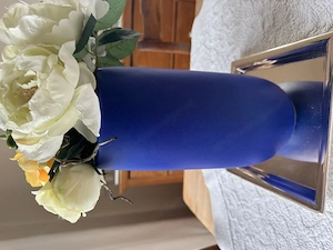 Blumenvase aus Porzellan Bild 2