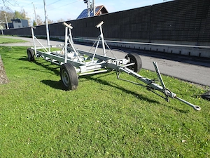 Robuster Trailer für Segelboot zu verkaufen