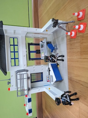 Playmobil Polizeistation Bild 5