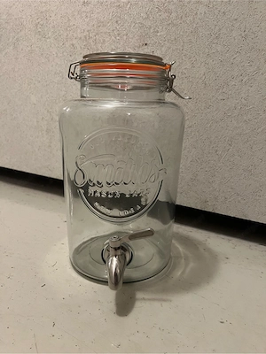 Glas Getränkespender mit Zapfhahn