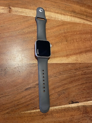 Apple Watch SE (Gen 2) 40mm Silber Aluminium