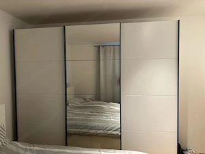 Schwebetürenschrank von XXXLUTZ - wie neu! Bild 2