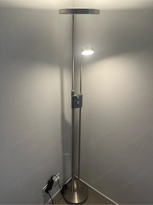 Moderne LED-Stehlampe mit Lesearm   dimmbar   Top Zustand Bild 2
