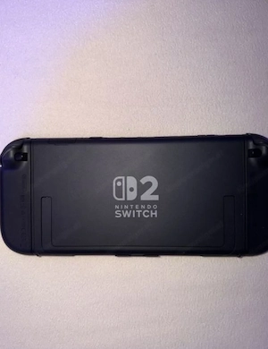 lch verkaufe meine Nintendo Switch 2 mit 2 zubehör und spielen. Bild 2