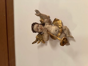 Barockengel aus Holz u. mit Blattgold verziert