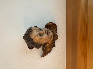Barock-Engel-Kopf mit Flügel