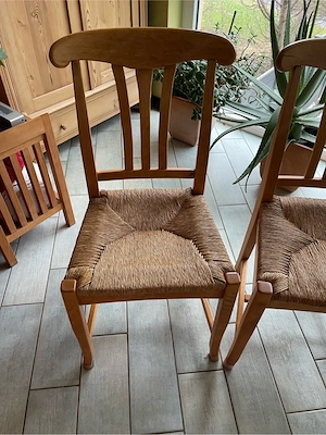 Vier Holzstühle mit Weidengeflecht  Bild 3