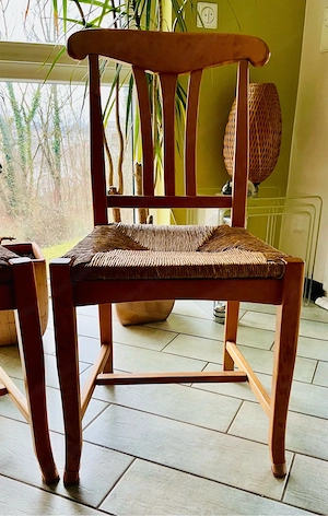 Vier Holzstühle mit Weidengeflecht  Bild 4