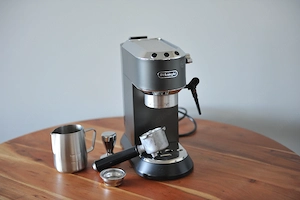 De Longhi Siebträgermaschine inkl. Zubehör Bild 2