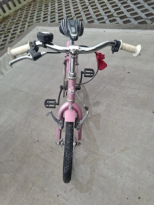 Kinderfahrrad in rosa zu verschenken Bild 2