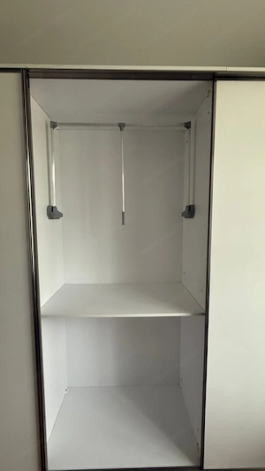 Kleiderschrank mit Schiebetüre, weiss Bild 4