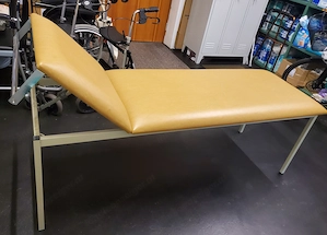 Behandlungsliege   Massageliege gebraucht zu verkaufen Bild 2