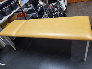 Behandlungsliege   Massageliege gebraucht zu verkaufen