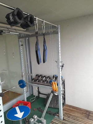 Powerrack mit viel Zubehör  Bild 2