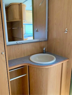 Wohnwagen der Marke Bürstner Bild 8