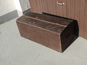 Alte Holztruhe Bild 3