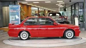 BMW 325 Bild 6