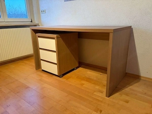 Schreibtisch Bild 3