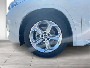BMW X1 sDrive18d M-Sportpaket // Anhängerkupplung // Head-Up // Driv. Assi. Plus Bild 6