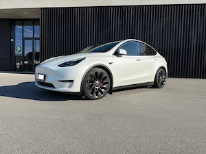 Tesla Model Y Performance Bild 2
