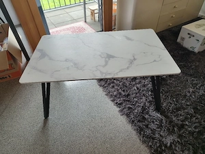 Wohnzimmertisch zu verschenken 