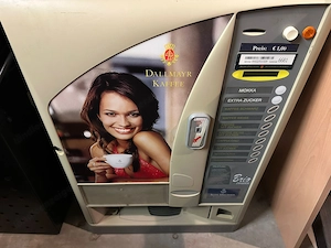 Münzen Kaffee Maschine mit Unterkasten 