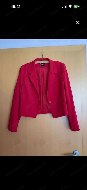 Roter Blazer